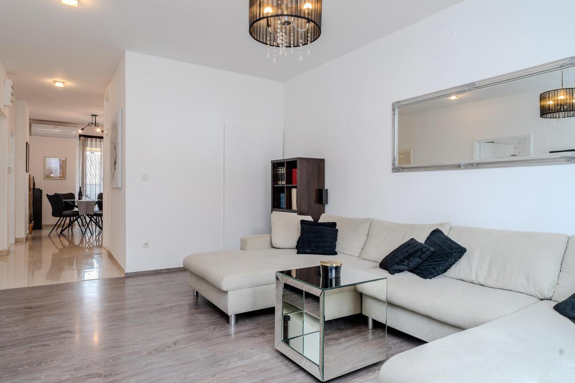 Zadar Center Apartment Verdi,Big & Cosy Екстер'єр фото